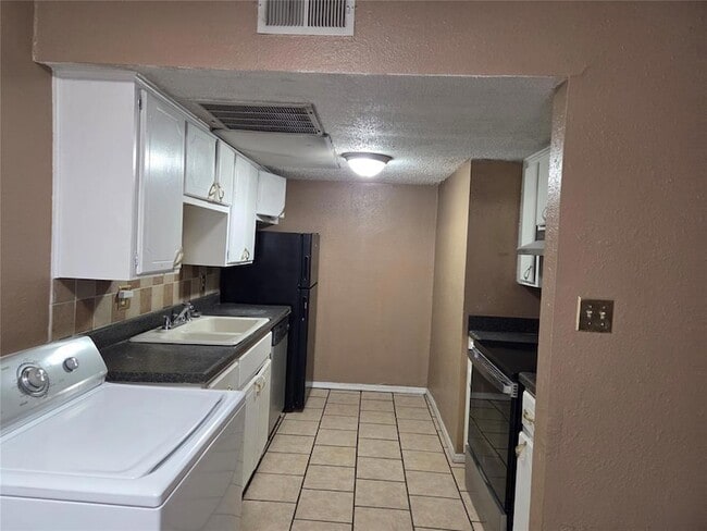 Building Photo - 401 12th Ave SE