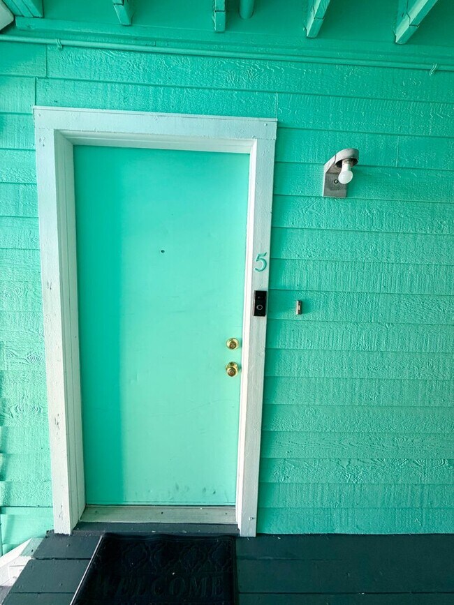 Building Photo - 2 bedroom 2 bathroom Condo in Mallory Square South Tampa!!