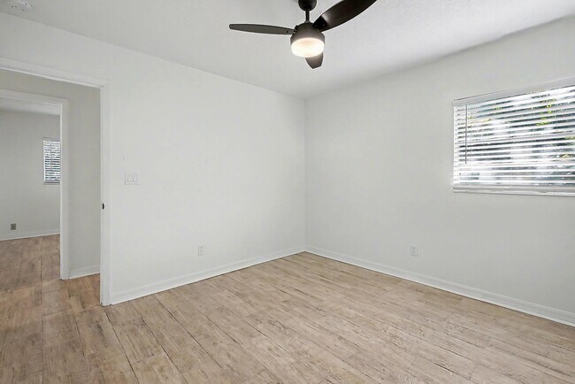 Building Photo - 235 Boulevard Des Pins