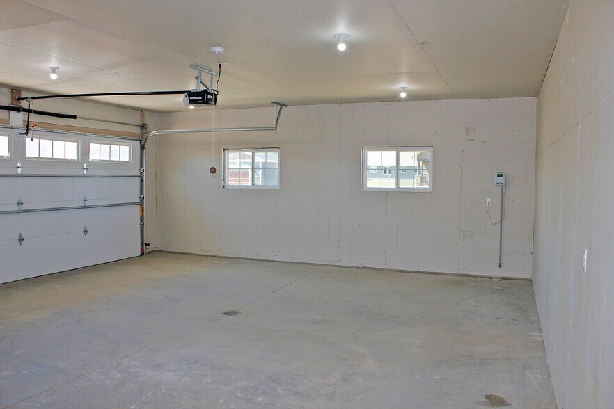 Building Photo - 404 Hudson Ave
