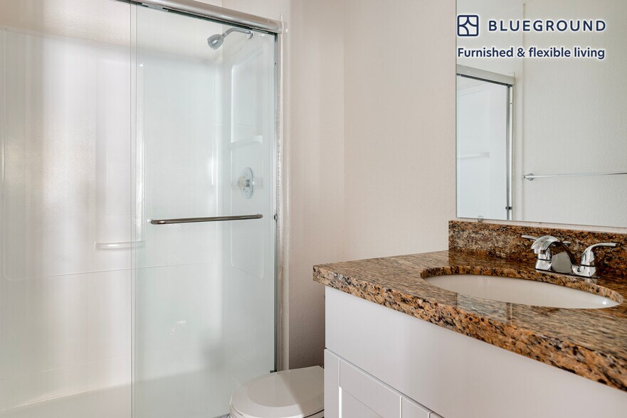 Building Photo - 131 Saratoga Ave