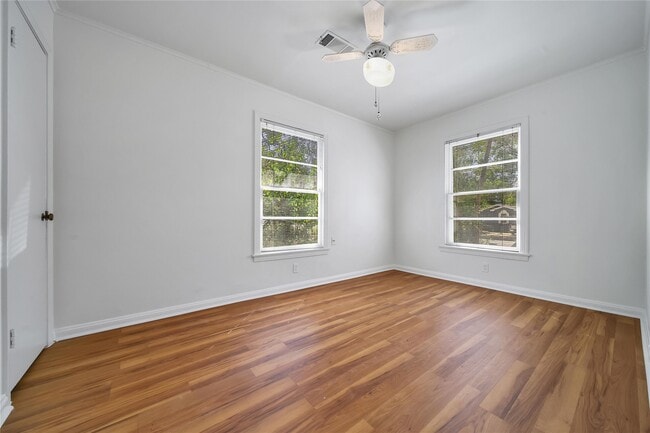 Building Photo - 504 N Magnolia Dr
