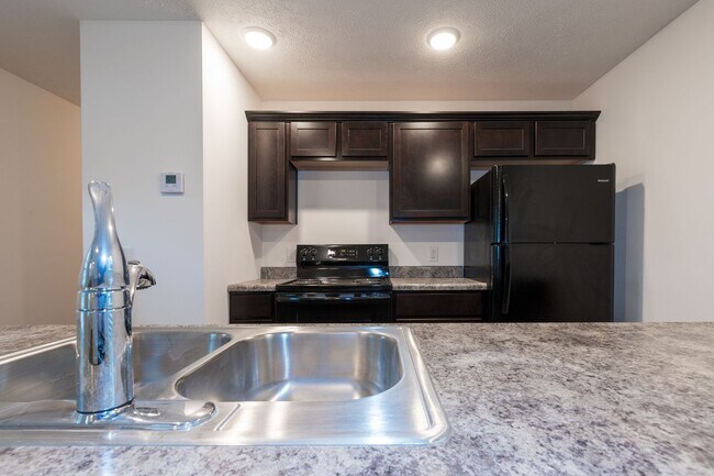 Building Photo - Charming 3-Bedroom Home with Spacious Yard in North Tulsa