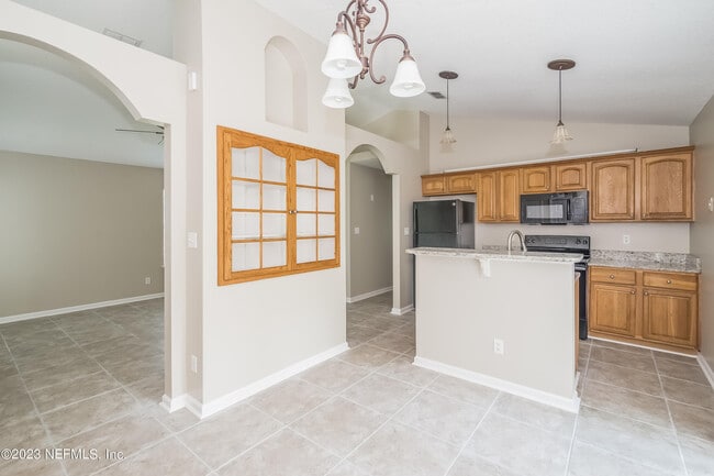 Building Photo - 10715 Ogalla Ave