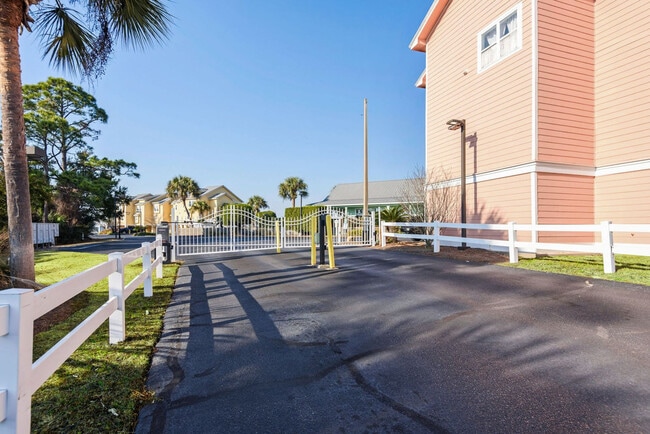 Building Photo - 15946 Innerarity Point Rd