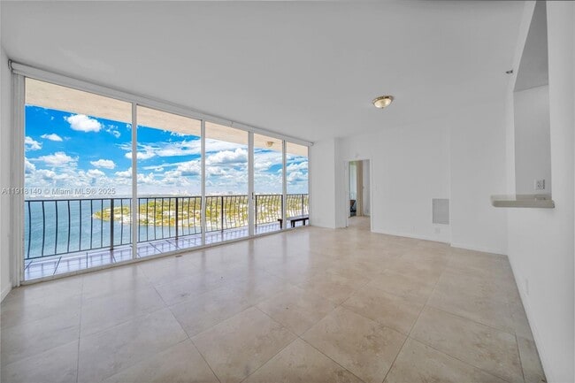 Building Photo - 7601 E Treasure Dr