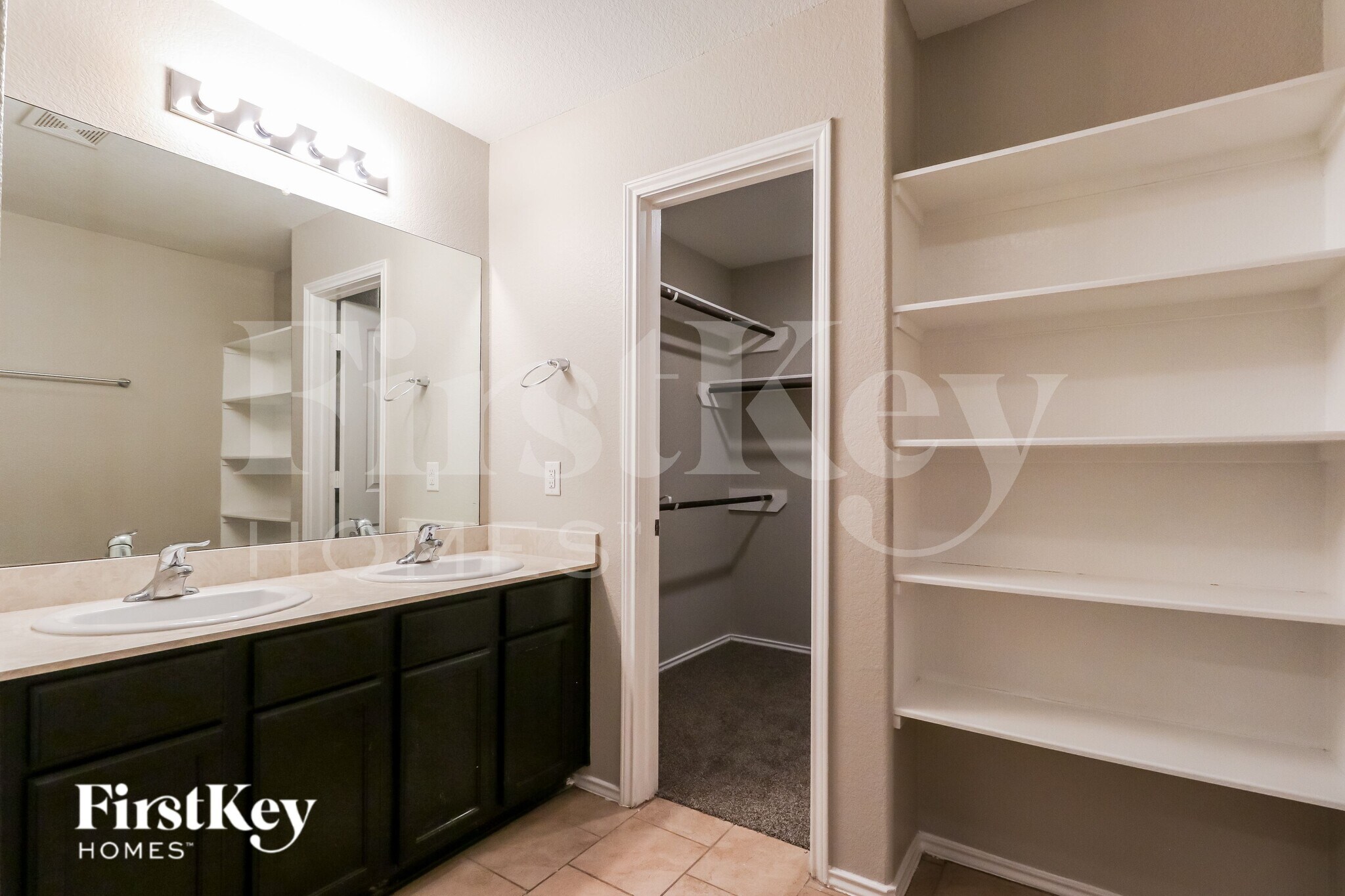Building Photo - 21699 Horseshoe Dr