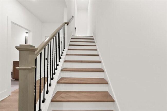 Building Photo - 3575 Overlook Rd NW