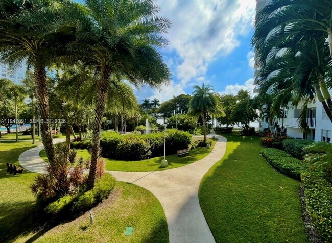 Building Photo - 2851 NE 183rd St