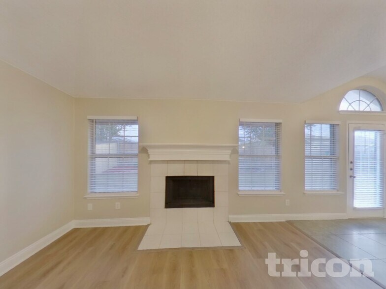 Building Photo - 3912 Cannonwood Dr