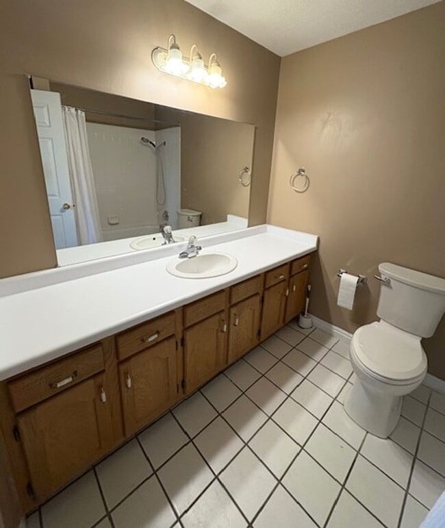 Building Photo - 2 Bedroom Condo in Millcreek!