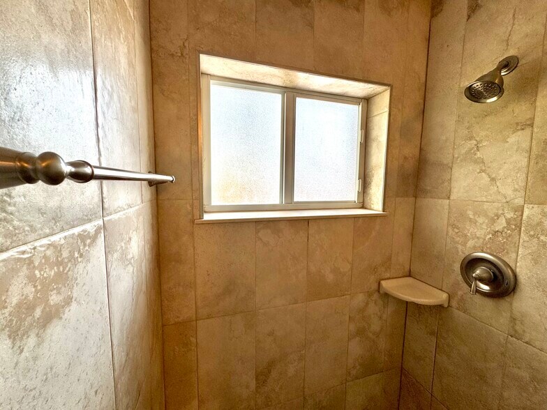 Building Photo - 6133 Buchanan St