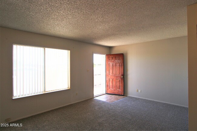 Building Photo - 1024 N Pueblo Dr