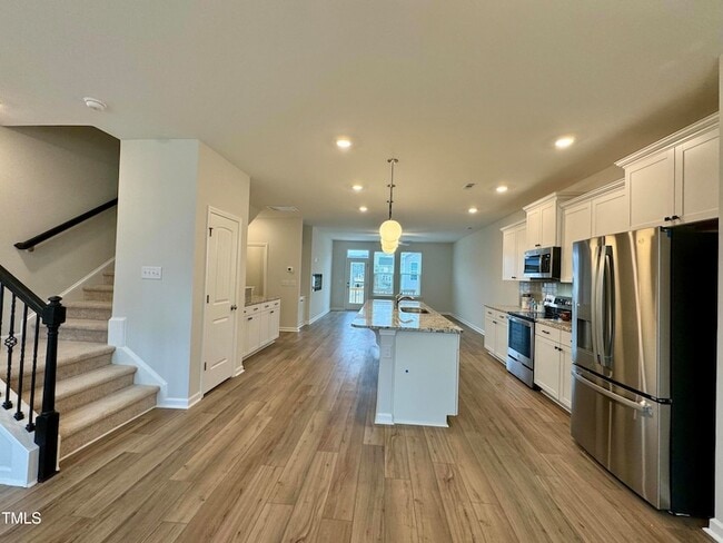 Building Photo - 209 Hickory Plns Rd