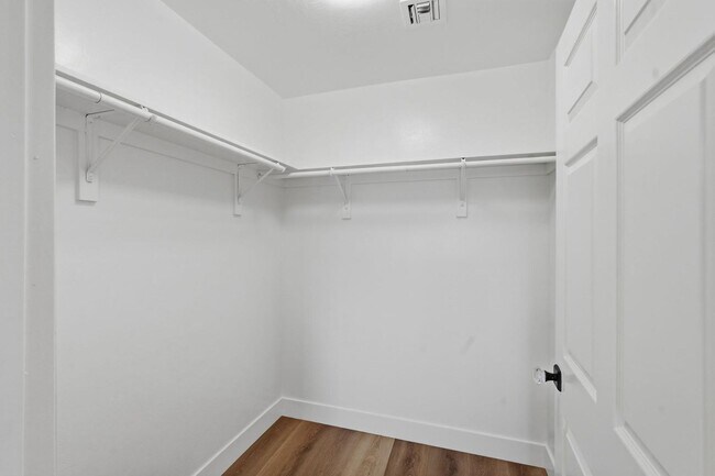 Building Photo - 6302 E Cochise Rd