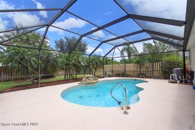 Building Photo - 1648 Kestrel Ct