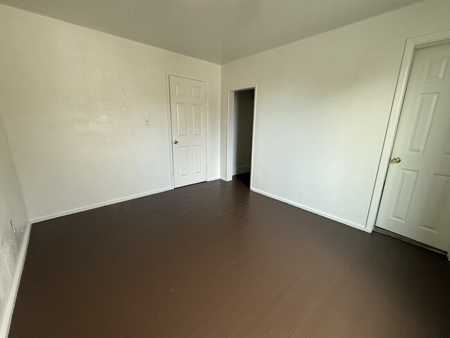 Building Photo - 328 SE Lane Ave