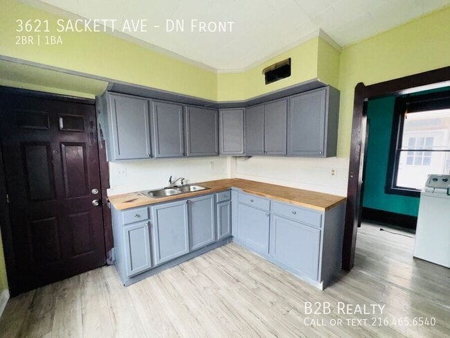 Building Photo - 3621 Sackett Ave