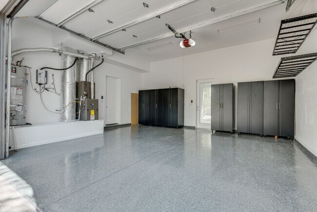 Building Photo - Luxury Summerlin Living in Gated Canyon Cr...