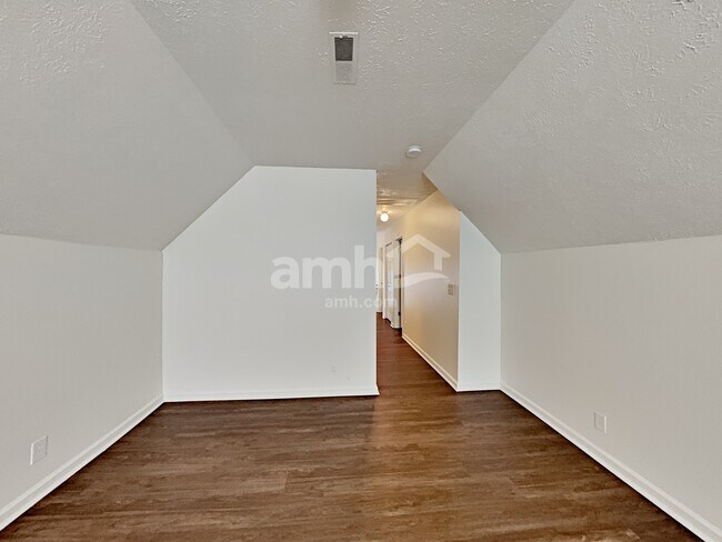 Building Photo - 800 Cainbrook Ct