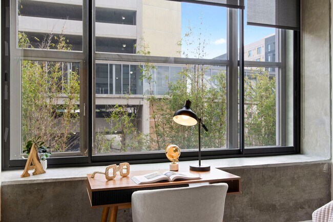 Building Photo - 2 Bed/2 Bath Luxury Condo at The Bond