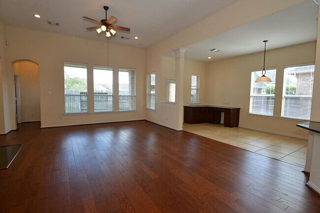 Building Photo - 6606 Cadogan Ct