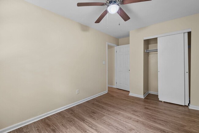 Building Photo - Charming 3-Bedroom Townhome in Virginia Beach.