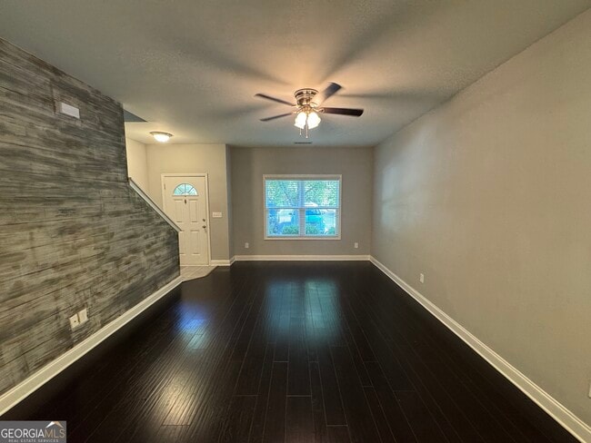 Building Photo - 1270 Binghampton Cir