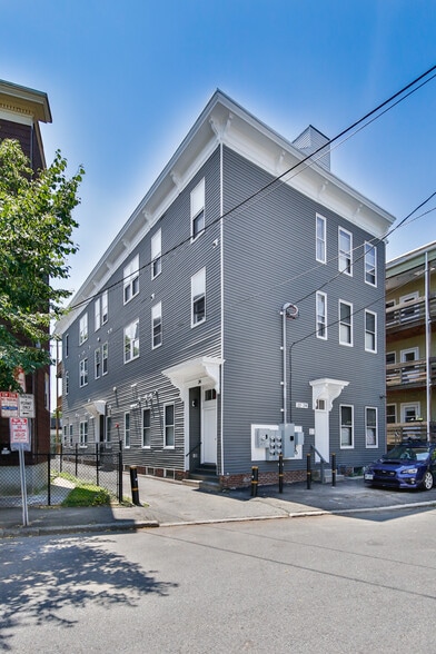 Building Photo - 20 Clary St