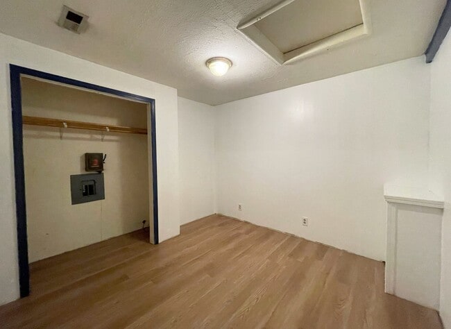 Building Photo - 3 bedroom home
