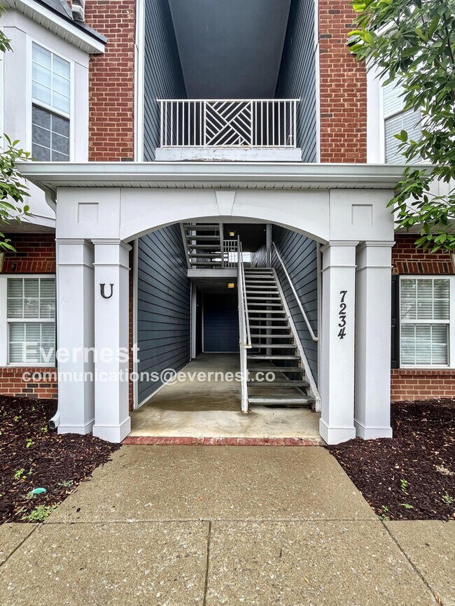 Building Photo - 2 Bed & 1 Bath Condo in Nashville! Coming Soon!