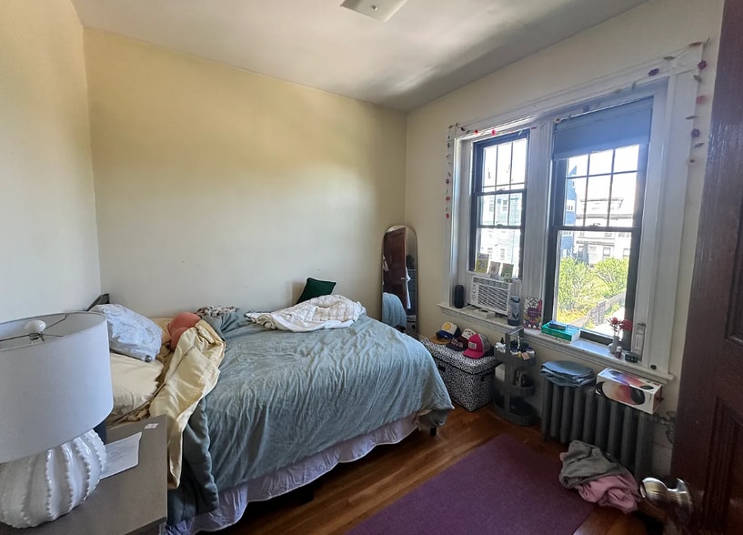 Building Photo - 174 Saint Alphonsus St