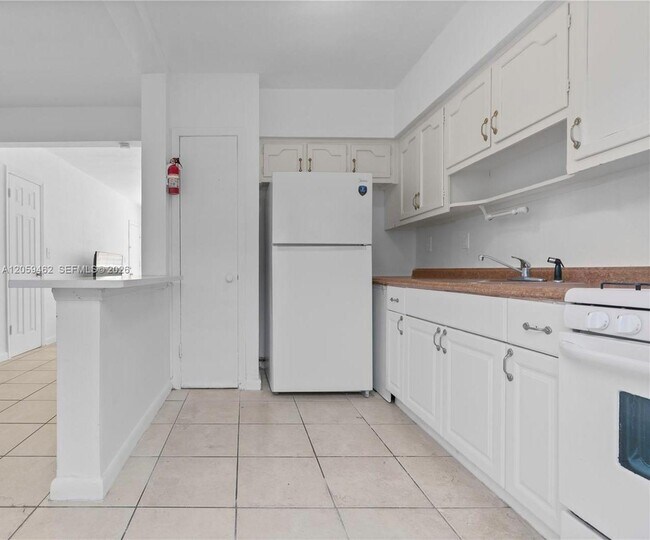 Building Photo - 744 85th St