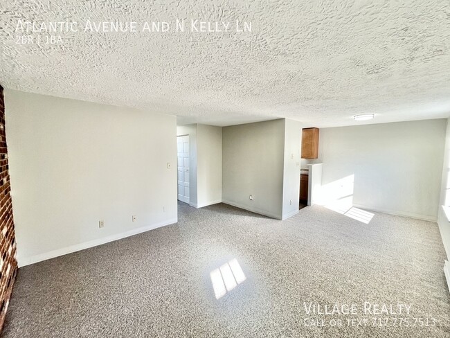 Building Photo - Newly-remodeled! Affordable 2-bed in Red L...