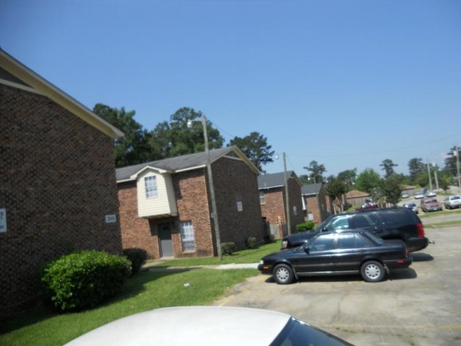 Building Photo - Pine Grove Apartments