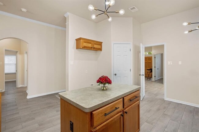 Building Photo - 313 Greenside Ln