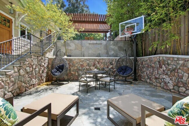 Building Photo - 130 S Arroyo Blvd