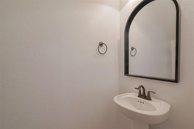 Building Photo - 10118 Mariposa Stream Ct