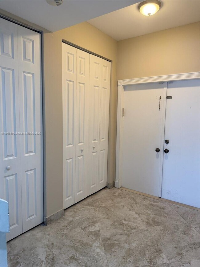 Building Photo - 2701 SW 58th Manor