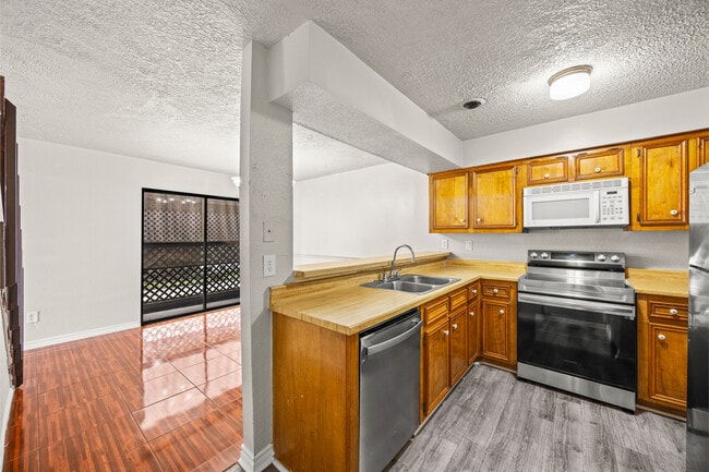 Building Photo - 9707 Pine Pass Dr