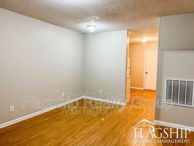 Building Photo - 209 Connie Cir