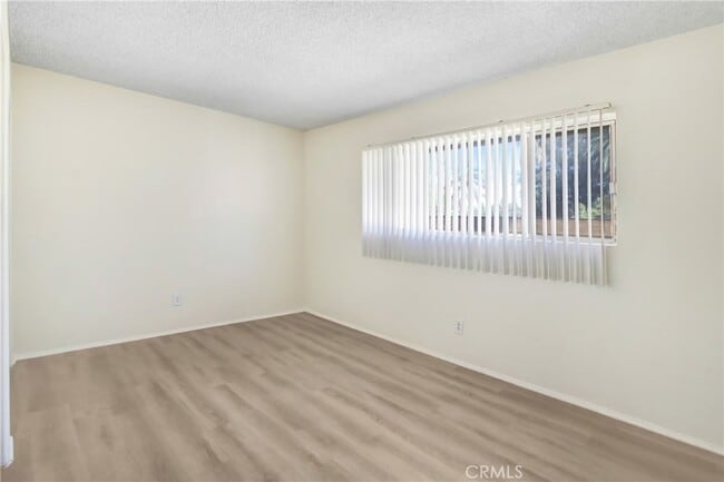 Building Photo - 30 N Ash St