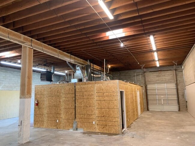 Building Photo - 2139 Baylor Dr