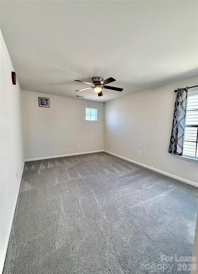 Building Photo - 365 Runner Stone Ln