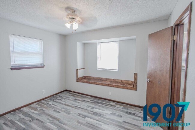 Building Photo - 608 N Janeway Ave
