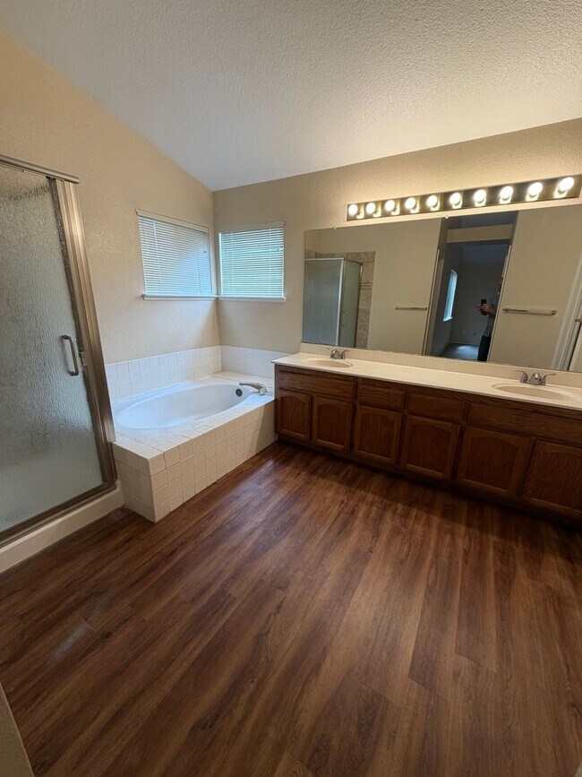 Building Photo - 8240 Rockbury Way