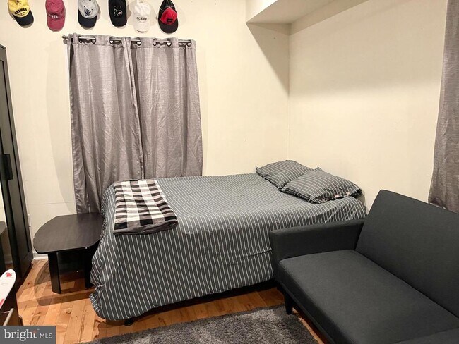 Building Photo - 3212 Winter St