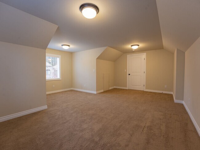 Building Photo - 6415 86th Ave W
