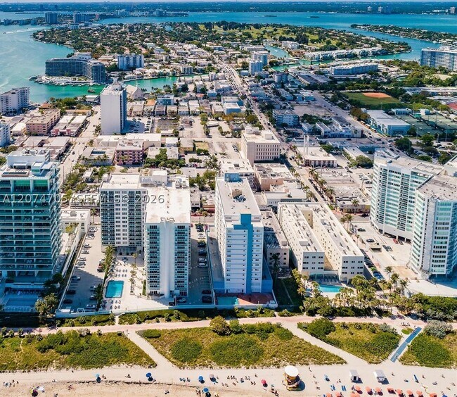 Building Photo - 6917 Collins Ave