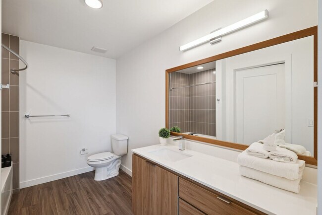 Building Photo - 222 E Jefferson St